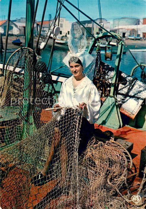 Trachten Frankreich Costumes Sablais Remaillage des Filets