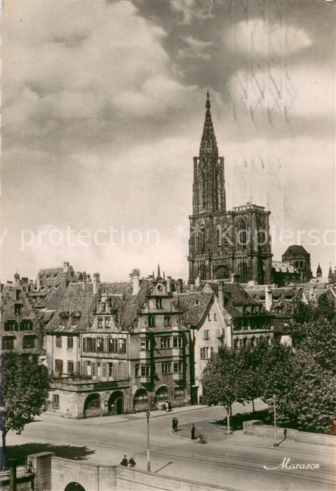 Strasbourg Alsace Rue de la Douane et la Cathedrale