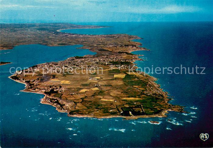 Le Croisic Le Bourg de Batz et perspective vers la Baule Vue aerienne