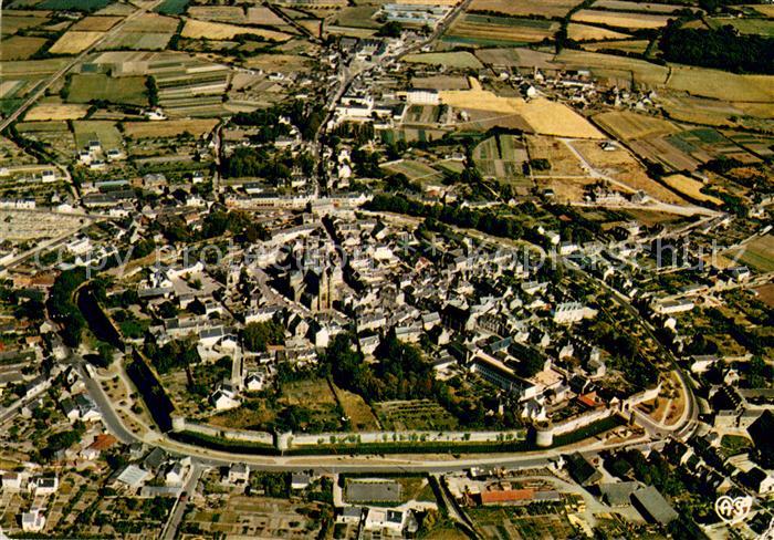 Guerande Vue generale aerienne de la Vieille Ville L’Eglise St Aubin et les remp