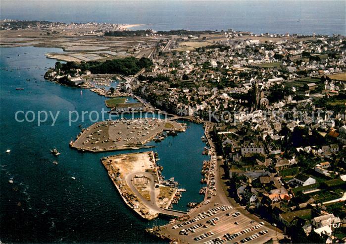 Le Croisic Vue generale aerienne sur le port et les salines