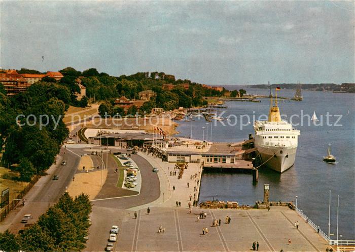 Kiel Oslo Kai mit Faehrschiff Harald