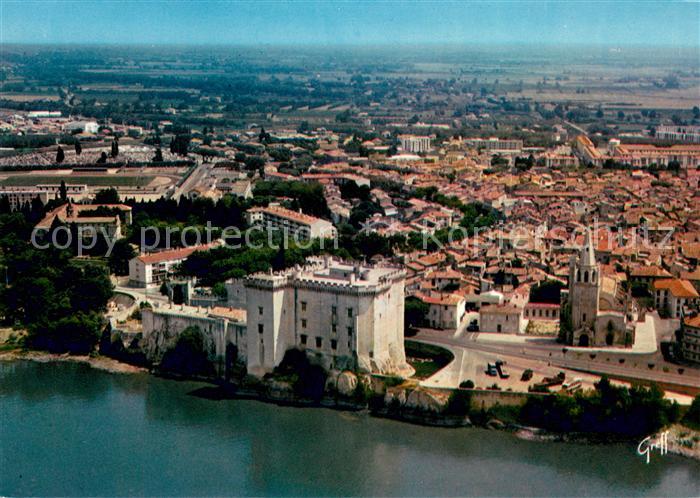 Tarascon Bouches-du-Rhone Dominant le Rhone ce chateau commence et acheve est l’