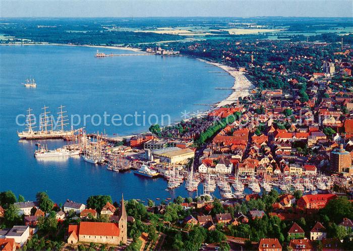 Eckernfoerde Ostseebad Hafen Fliegeraufnahme