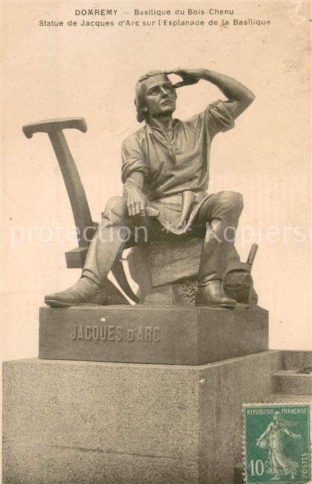 Domremy-la-Pucelle Vosges Basilique du Bois Chenu Statue de Jeanne d Arc sur l'e