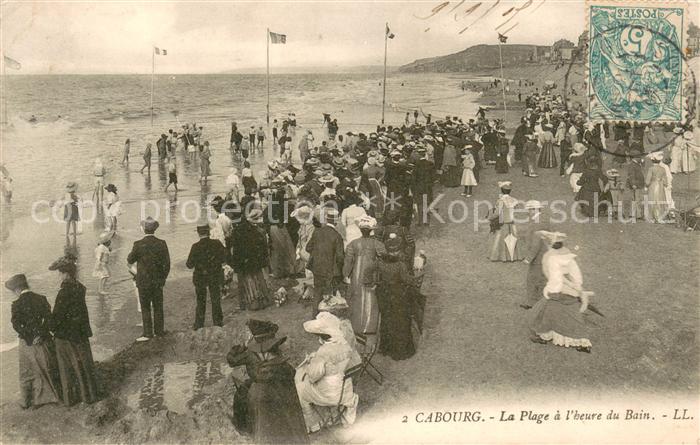 Cabourg La plage a l Heure du bain
