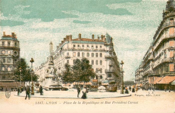 Lyon France Place de la République et Rue President