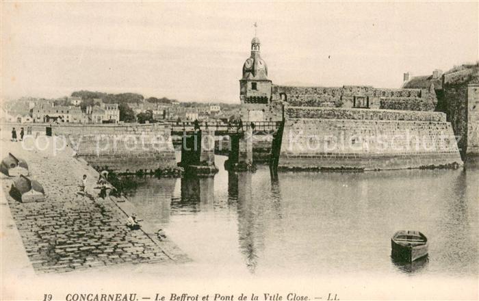 Concarneau Finistere Le beffroi et pont de la ville close