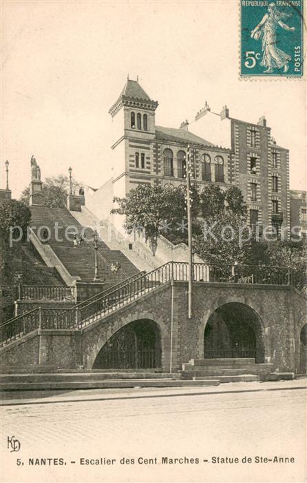Nantes Loire Atlantique Escalier des Cent Marches Statue de Sai