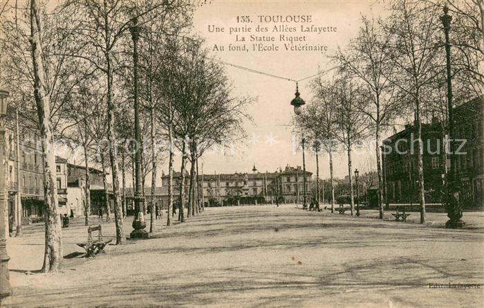 Toulouse Haute-Garonne Partie des Allées Lafayette Statue Riquet au fond Ecole V