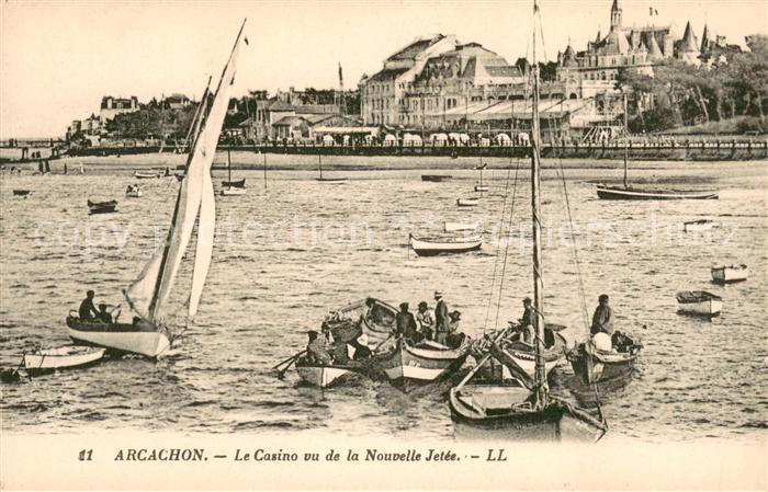 Arcachon Gironde Casino vu de la nouvelle jetée Bateaux