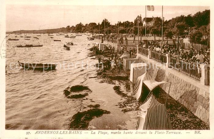 Andernos-les-Bains La plage a marée haute devant la Place Terrasse