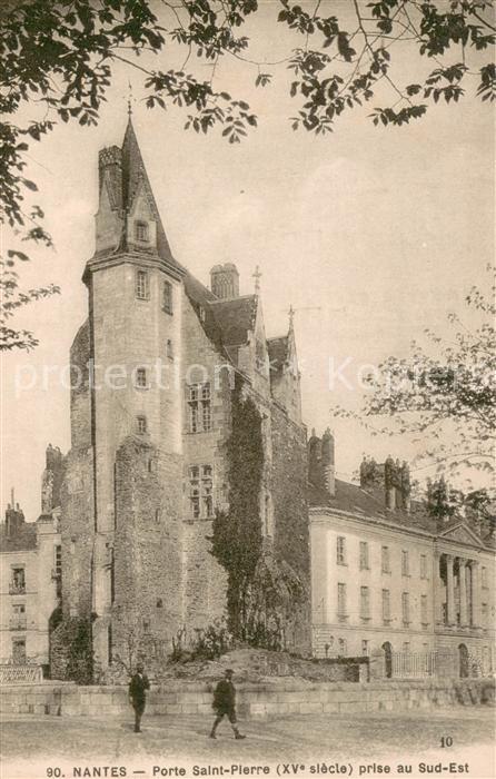 Nantes Loire Atlantique Porte Saint Pierre prise au Sud Est
