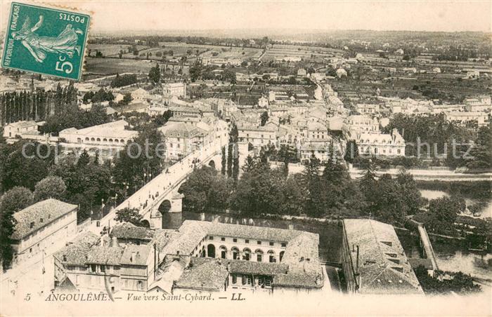 Angouleme Vue panoramique vers Saint Cybard