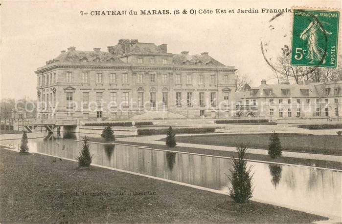 Chateau du Marais Cote Est et Jardin Francais