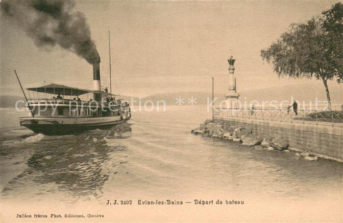 Evian-les-Bains Haute Savoie Départ de bateau Vapeur Phare