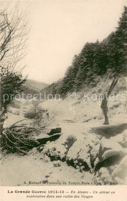 Alsace Elsass Un skieur en exploratin dans une vallee des Vosges