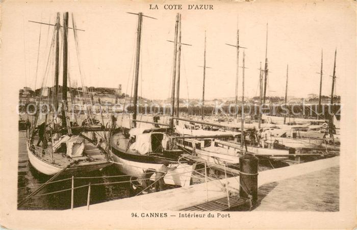 Cannes Alpes-Maritimes Interieur du Port