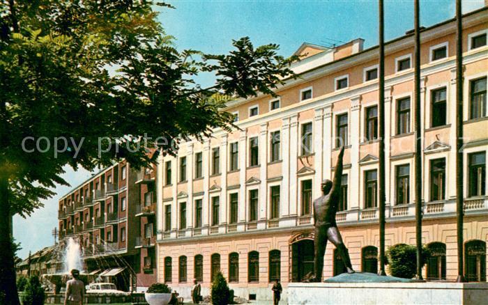 Kossuth Lajos Platz Arbeiterbewegungsdenkmal