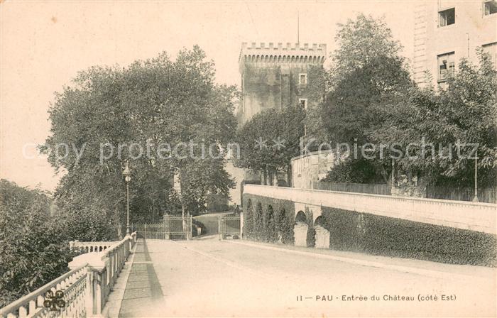 Pau 64 Entrée du Chateau