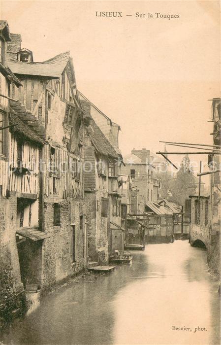 Lisieux Sur la Touques vieilles maisons