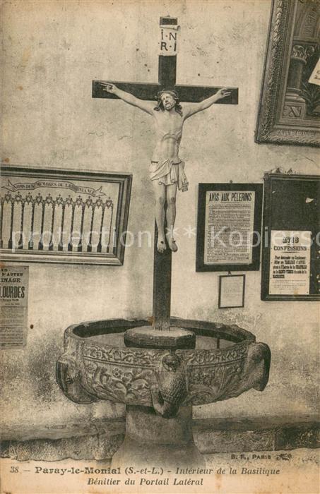Paray-le-Monial Interieur de la Basilique Benitier du P