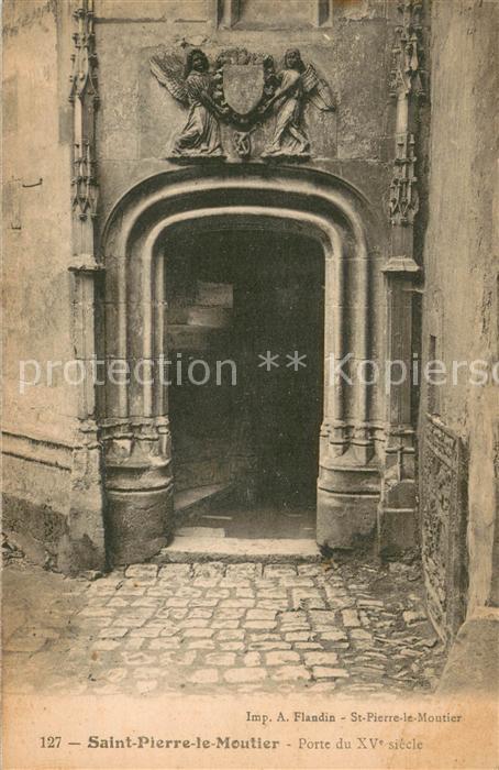 Saint-Pierre-le-Moutier Porte du XV siecle