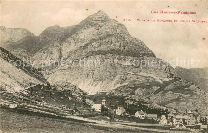 Hautes Pyrenees Region Village de Gavernie et Pic de Sectionac