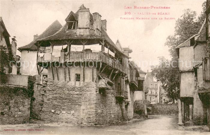 Salies-de-Bearn Vieilles Maisons sur le Saleys