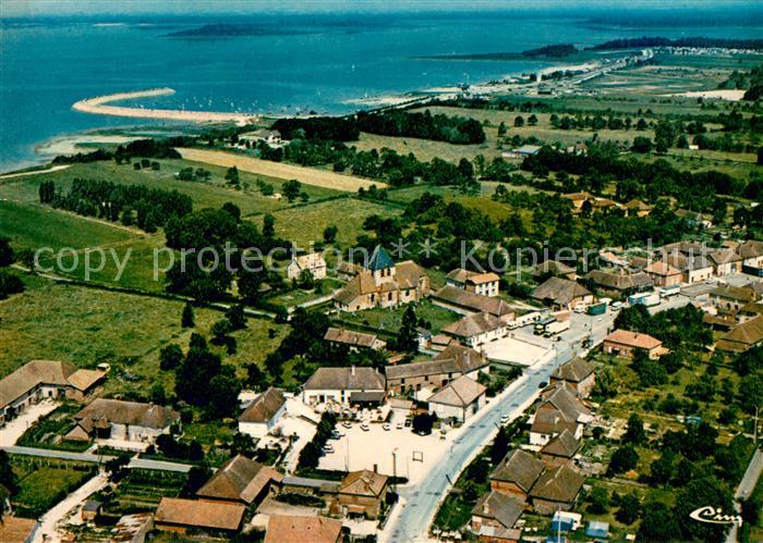 Mesnil-Saint-Pere Vue aerienne le village et le lac
