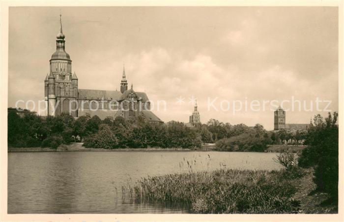 Stralsund Mecklenburg Vorpommern Partie am Frankenteich Kirchen