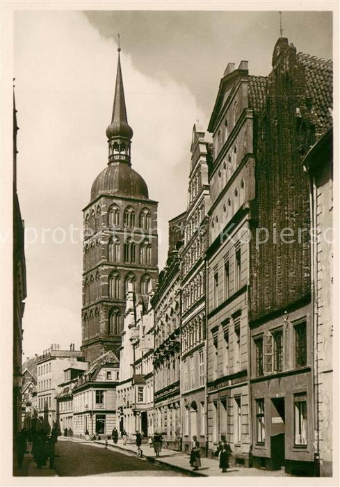 Stralsund Mecklenburg Vorpommern Badenstrasse mit Nicolaikirche