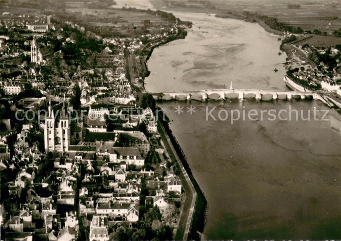 Blois 41 Vue aerienne sur la Loire et son pont sur la rive nord et ses trois egl