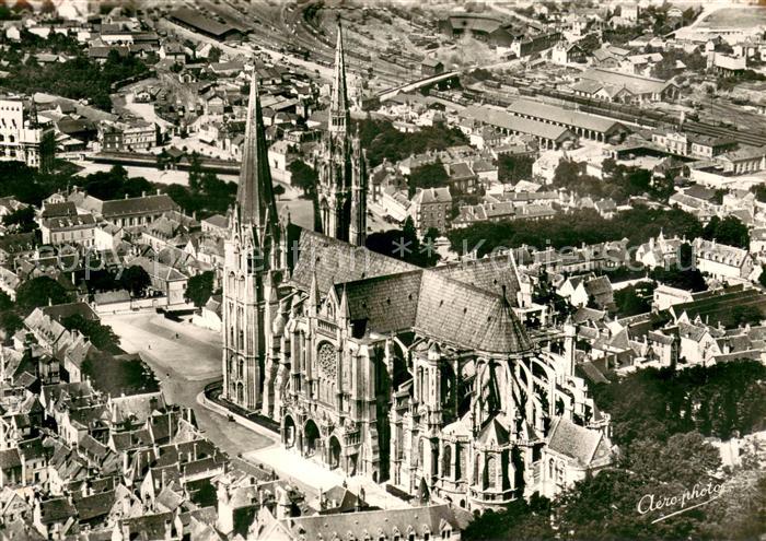 Chartres 28 La Cathedrale Vue aerienne