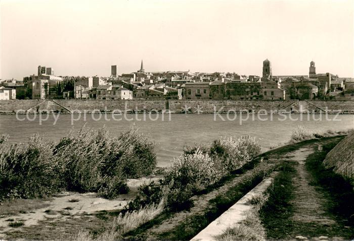 Arles Bouches-du-Rhone Rhonepartie