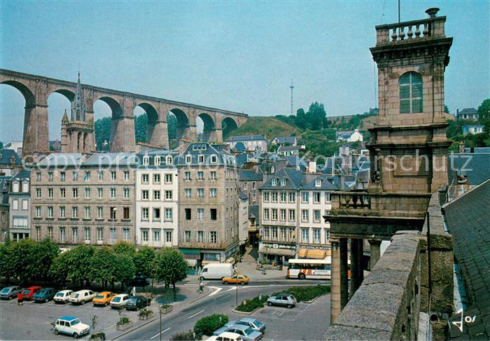 Morlaix la Place des 50 otages et le beffroi de la mairie