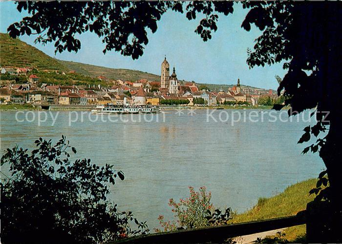 Stein Donau Blick ueber die Donau