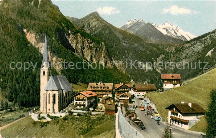 Heiligenblut Kaernten mit Kirche und Grossglockner
