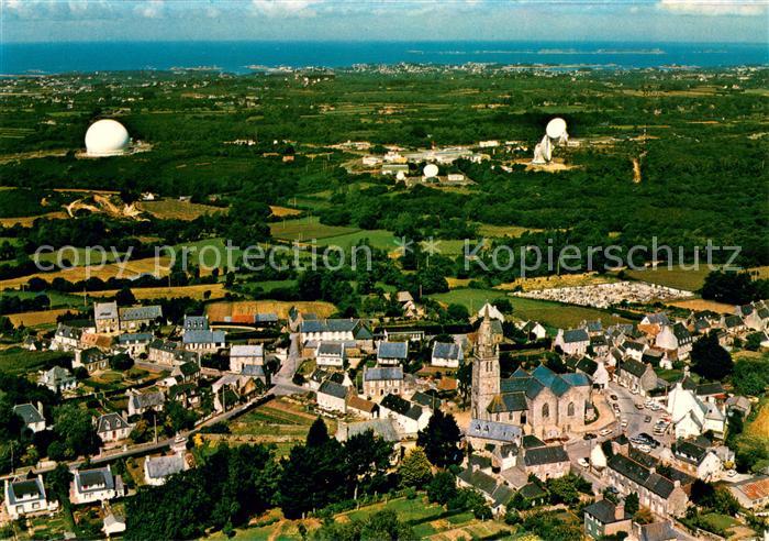 Pleumeur-Bodou Le bourg et la station spatiale Vue aerienne