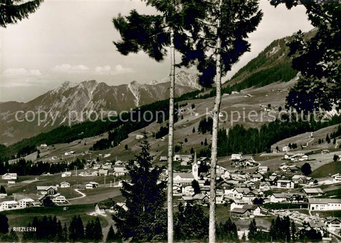 Riezlern Kleinwalsertal Vorarlberg mit Nebelhorn und Rubihorn