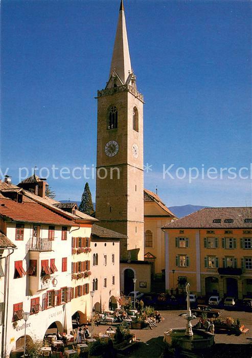 Kaltern Weinstrasse Tirol Dorfplatz mit Pfarrkirche