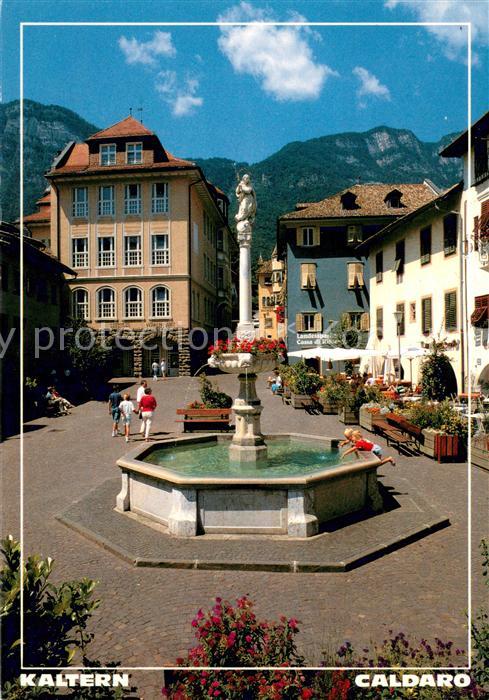 Kaltern Weinstrasse Tirol Dorfplatz Brunnen