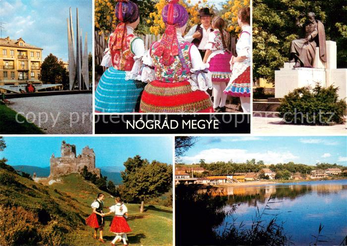 Nograd Megye Platz Denkmal Volkstracht Denkmal Burgruine Partie am Wasser