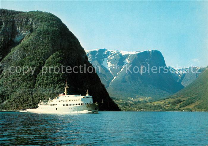 Sognefjord MV Komandoren a Fresvik Dampfer Berge