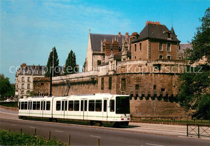 Nantes Loire Atlantique Le nouveau Tramway devant le Chateau de