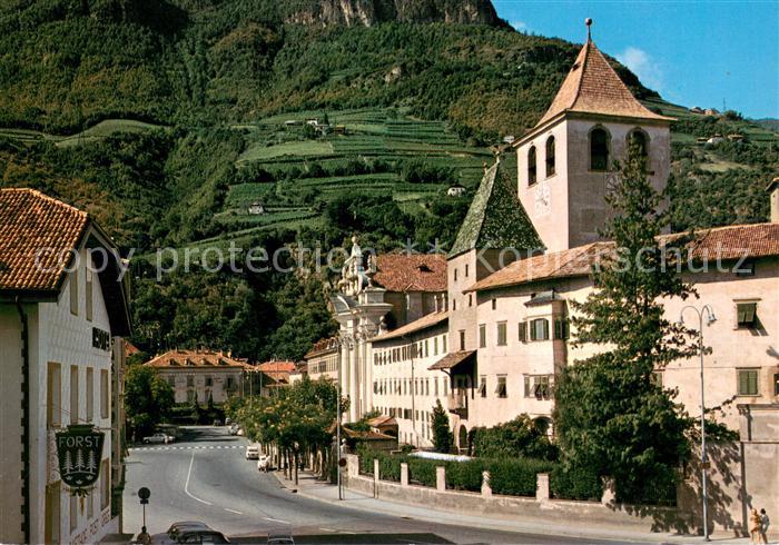 Bozen Suedtirol Grieser Hauptplatz und Stiftskirche