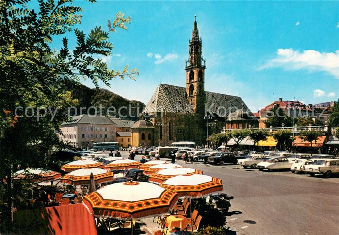 Bozen Suedtirol Walterplatz mit Pfarrkirche