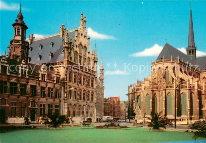 Louvain Flandre Eglise St. Pierre et Place General Foch