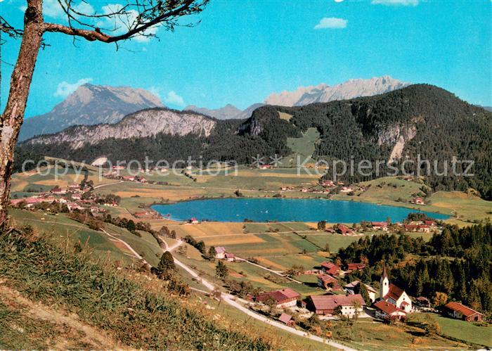 Vorderthiersee mit Zahmen und Wilden Kaiser