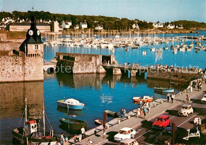 Concarneau Finistere Entree de la ville close et le port de plaisance